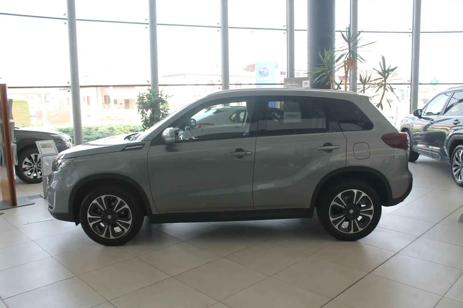Suzuki Vitara 1.4 Hybrid 4WD Allgrip Top Grigio - 2