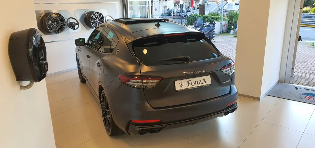 Maserati Levante 2023 — фото 10