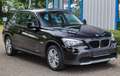 BMW X1 20d xDrive AUTOMATIK*AHK*PDC*ALU*SPORTSITZE* Schwarz - thumbnail 3