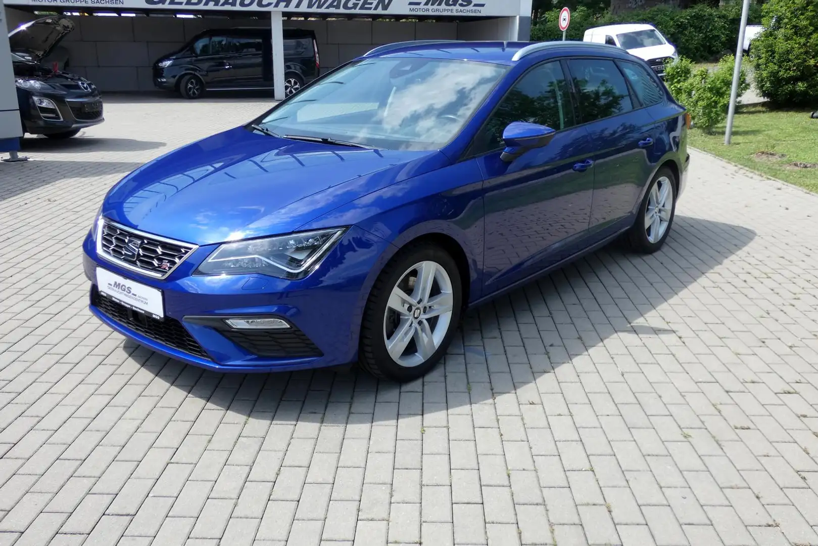 SEAT Leon ST 1.5 'FR Black Matt' #NAV #LED #AHK #ACC Blau - 2