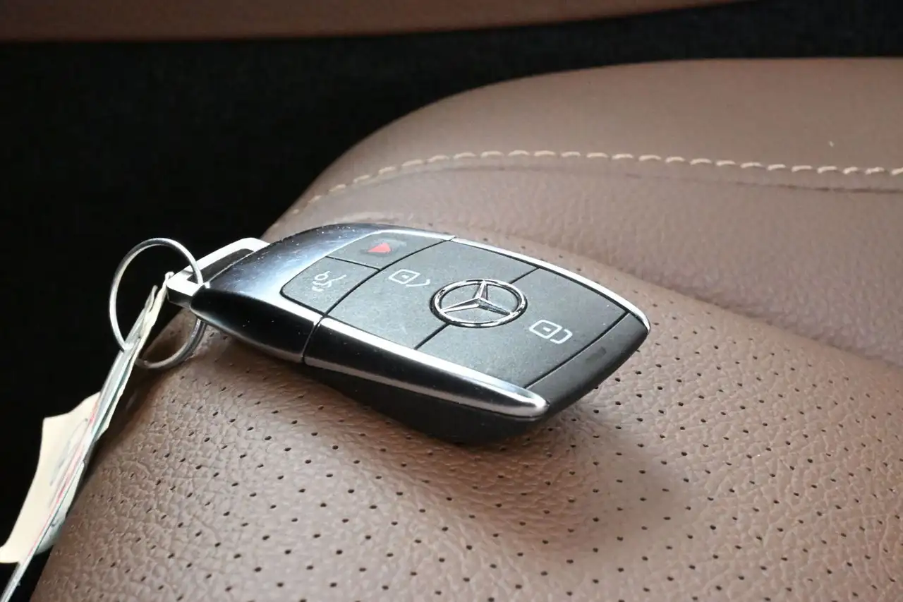 Mercedes-Benz GLE снимка Mercedes-Benz GLE
