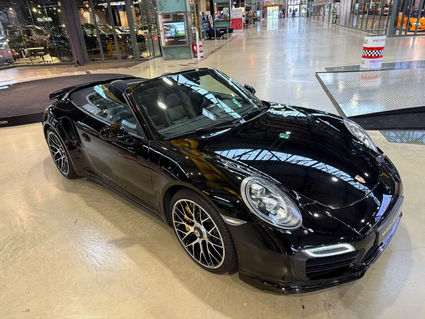 Porsche 991 911 Turbo S Cabriolet/CARB./SERVICE NEU/APPROVED Schwarz - 2