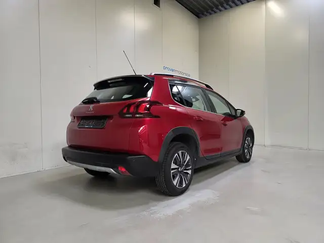 Peugeot 2008 view 3