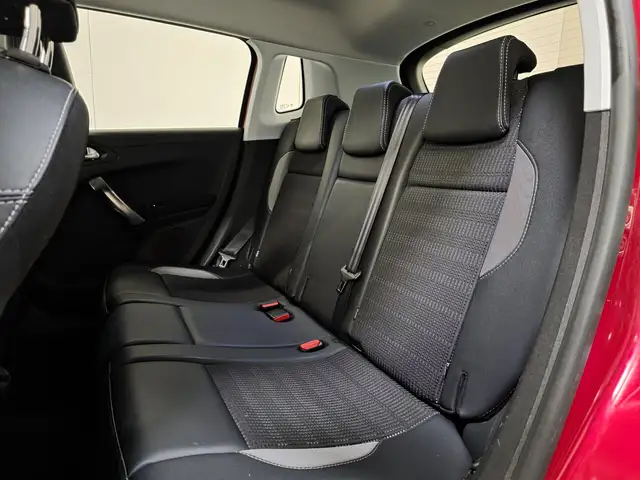 Peugeot 2008 view 10