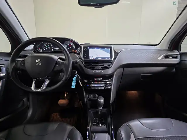 Peugeot 2008 view 11