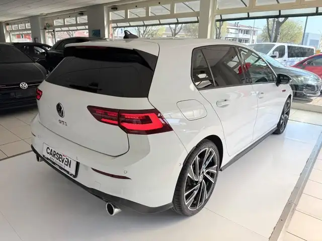 Volkswagen Golf view 5