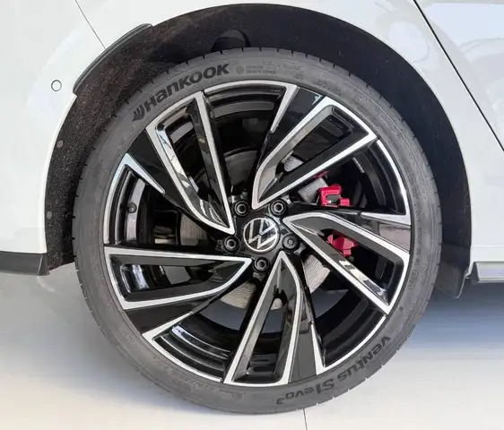 Volkswagen Golf view 9