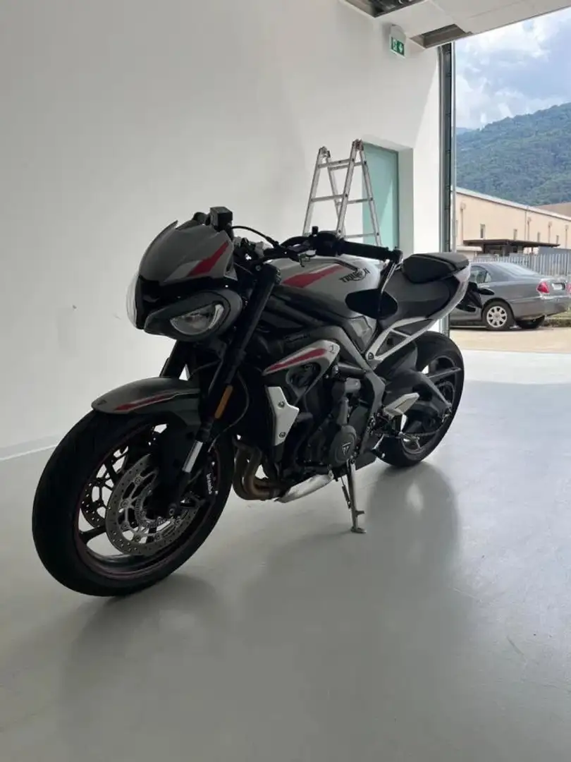 Triumph Street Triple R Grigio - 2