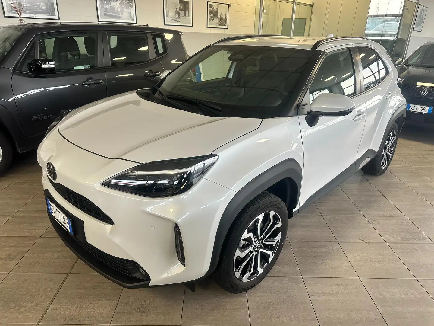 Toyota Yaris Cross 1.5h Trend  115cv e-cvt Bianco - 1