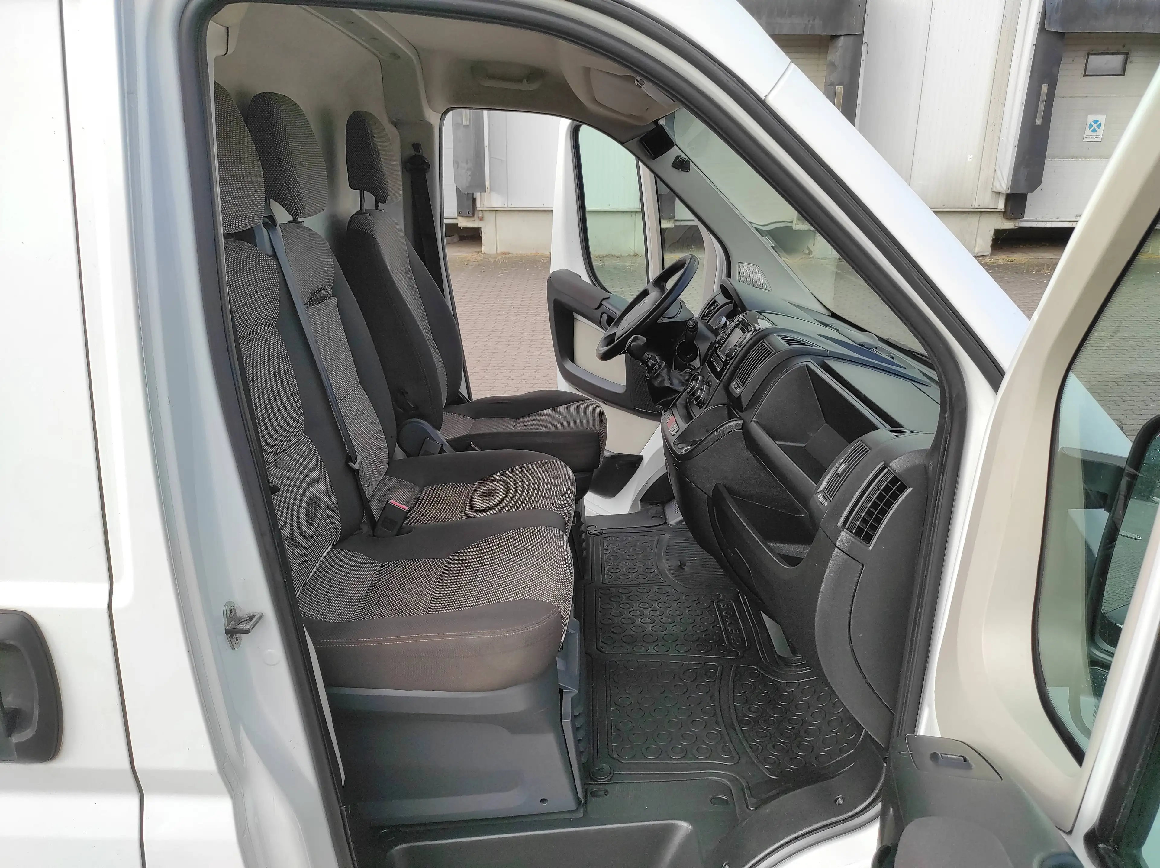 Peugeot Boxer 2.0 EURO-6 KLIMA NAVI *ZAHNRIEMEN NEU* 333 L2H2 Pro Avantage Edition BlueHDi 130 Stop — photo 10
