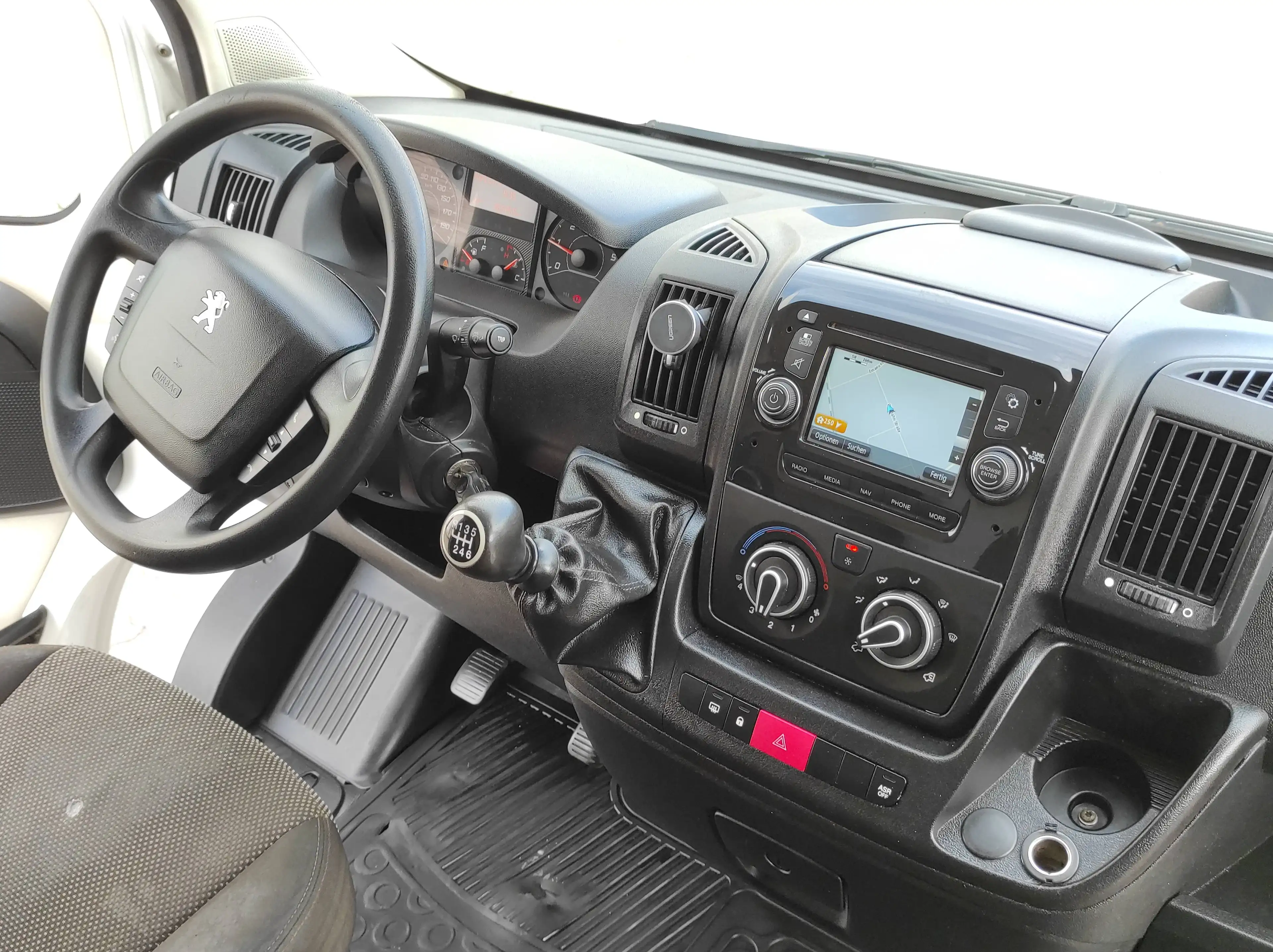 Peugeot Boxer 2.0 EURO-6 KLIMA NAVI *ZAHNRIEMEN NEU* 333 L2H2 Pro Avantage Edition BlueHDi 130 Stop — photo 11