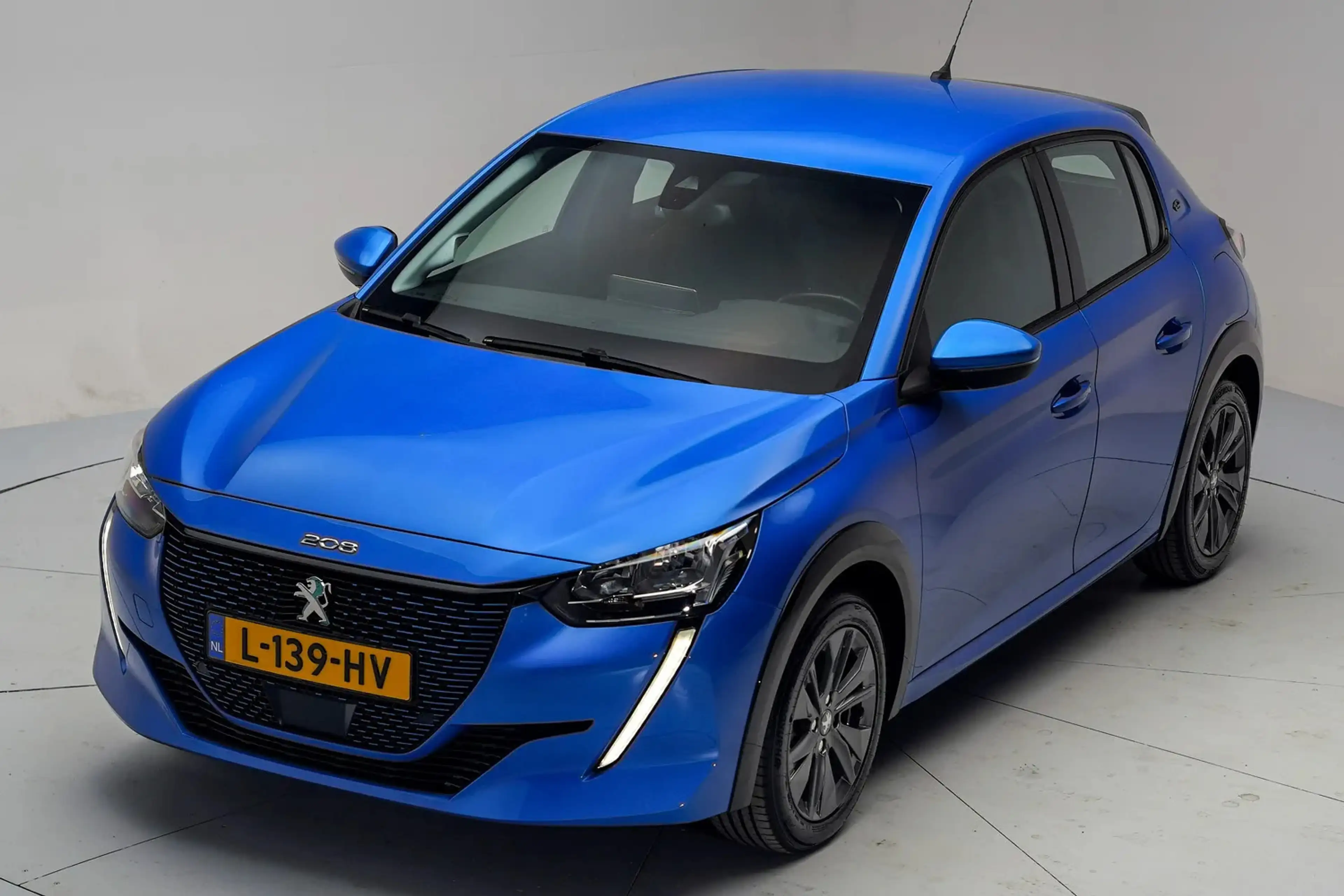 Peugeot e-208 Allure 50 kWh [ Climate Apple/Android Cruise ] — photo 10