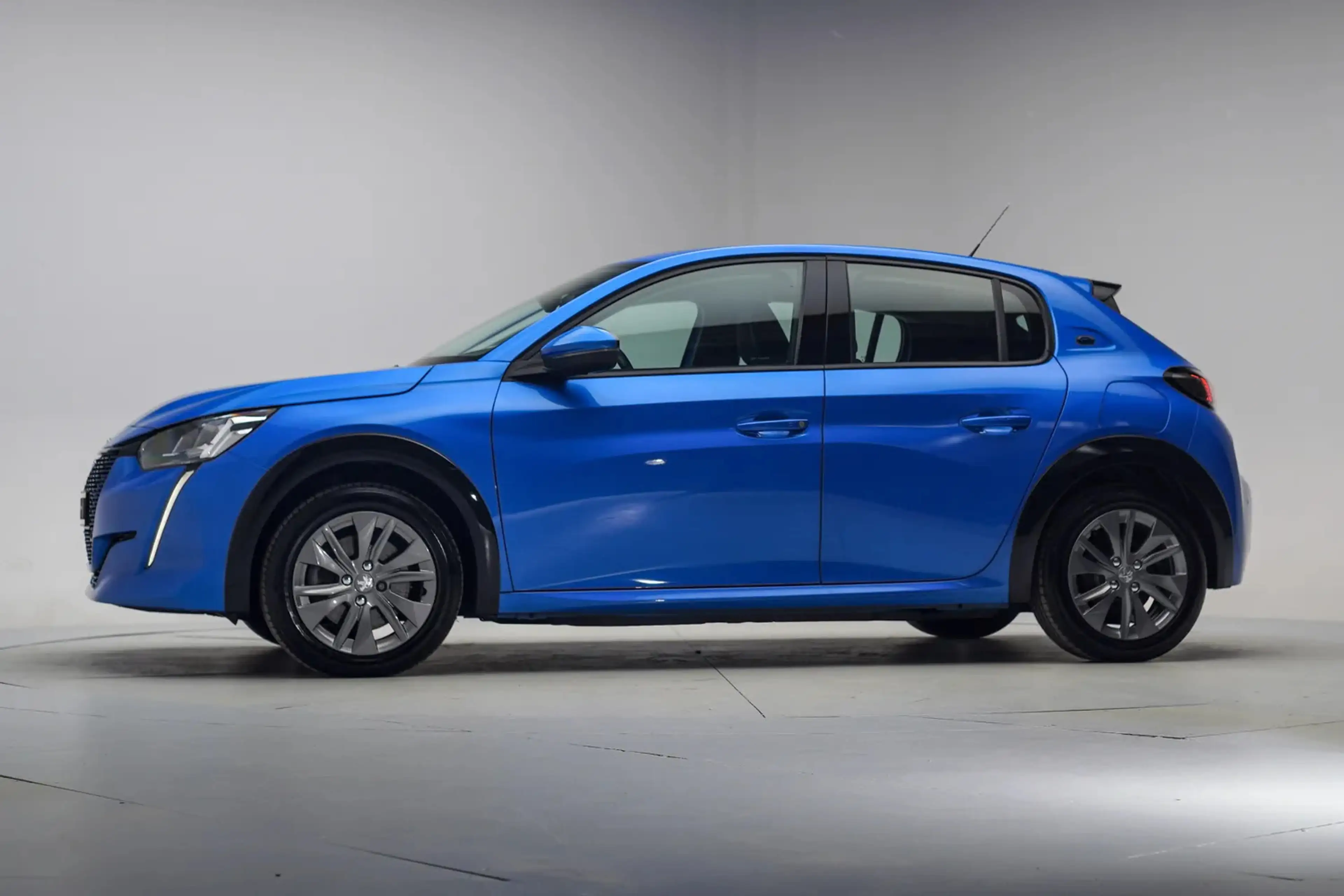 Peugeot e-208 Allure 50 kWh [ Climate Apple/Android Cruise ] — photo 2