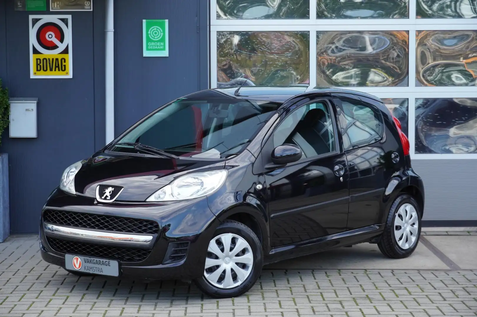 Peugeot 107 1.0-12V XR 5-deurs Airco/Elektr./Stuurbekr. Zwart - 2