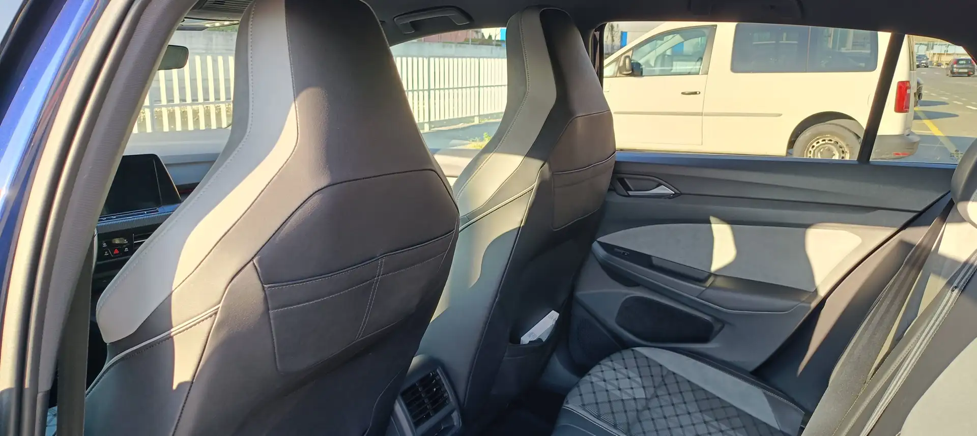Volkswagen Golf Golf 1.5 etsi evo R-Line 150cv dsg Blu/Azzurro - 2