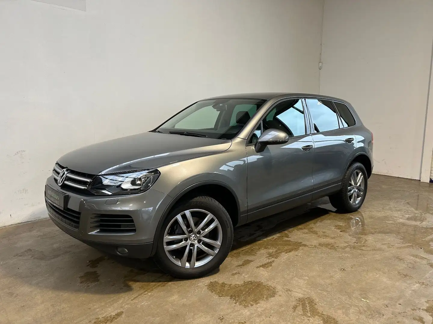 Volkswagen Touareg 3.0 TDI Autom. AHK Luft Standhzng. Leder Gri - 1