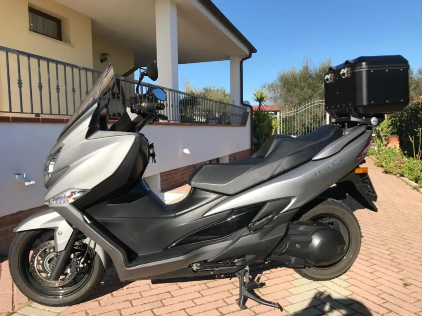 Suzuki Burgman 400 Grigio - 1