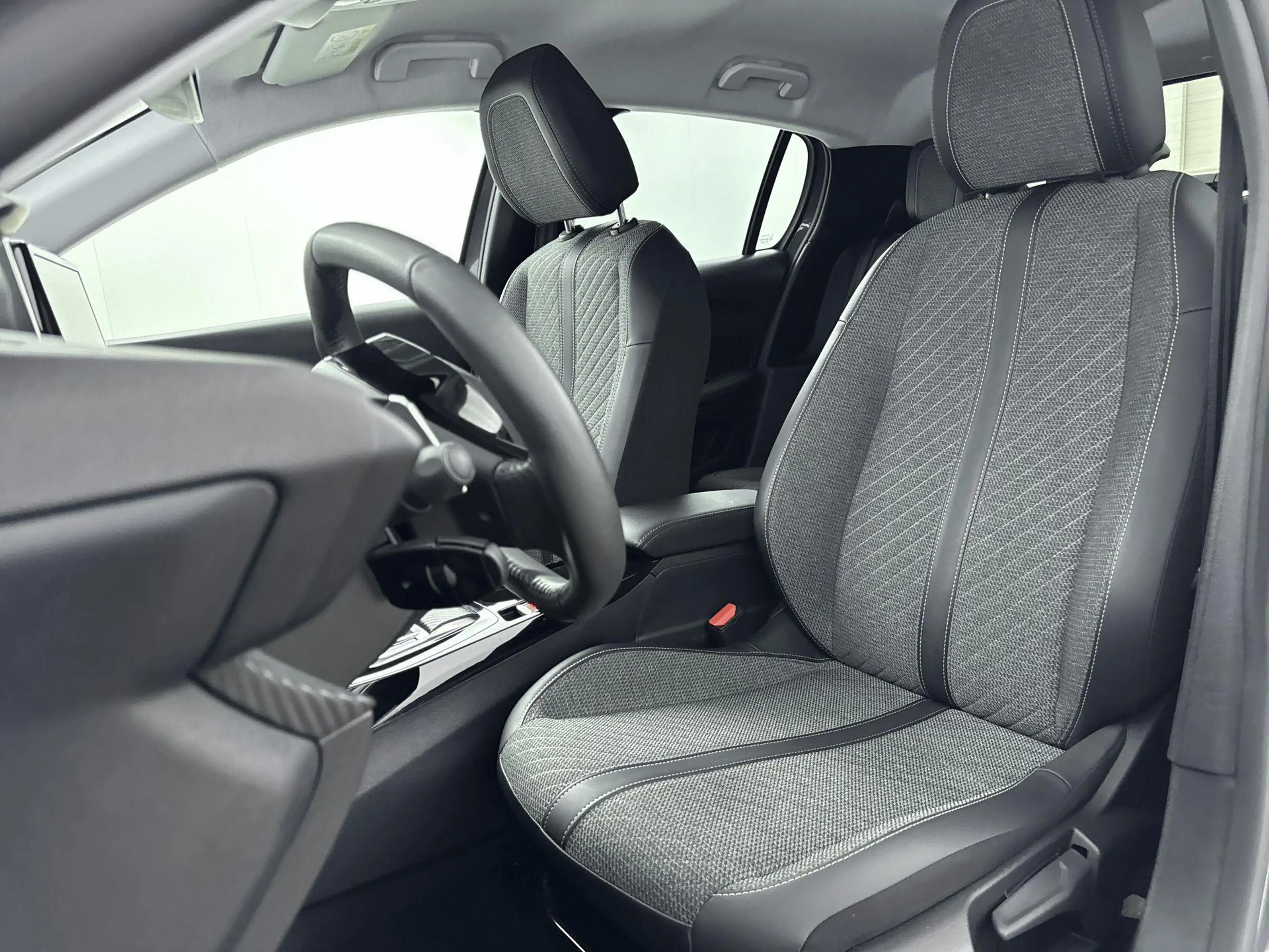Peugeot 208 Allure 100pk Automaat | Achteruitrijcamera | Navig — photo 12
