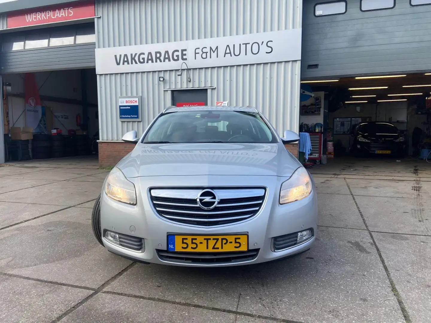 Opel Insignia Sports Tourer 1.4 Turbo EcoFLEX Edition Grijs - 2