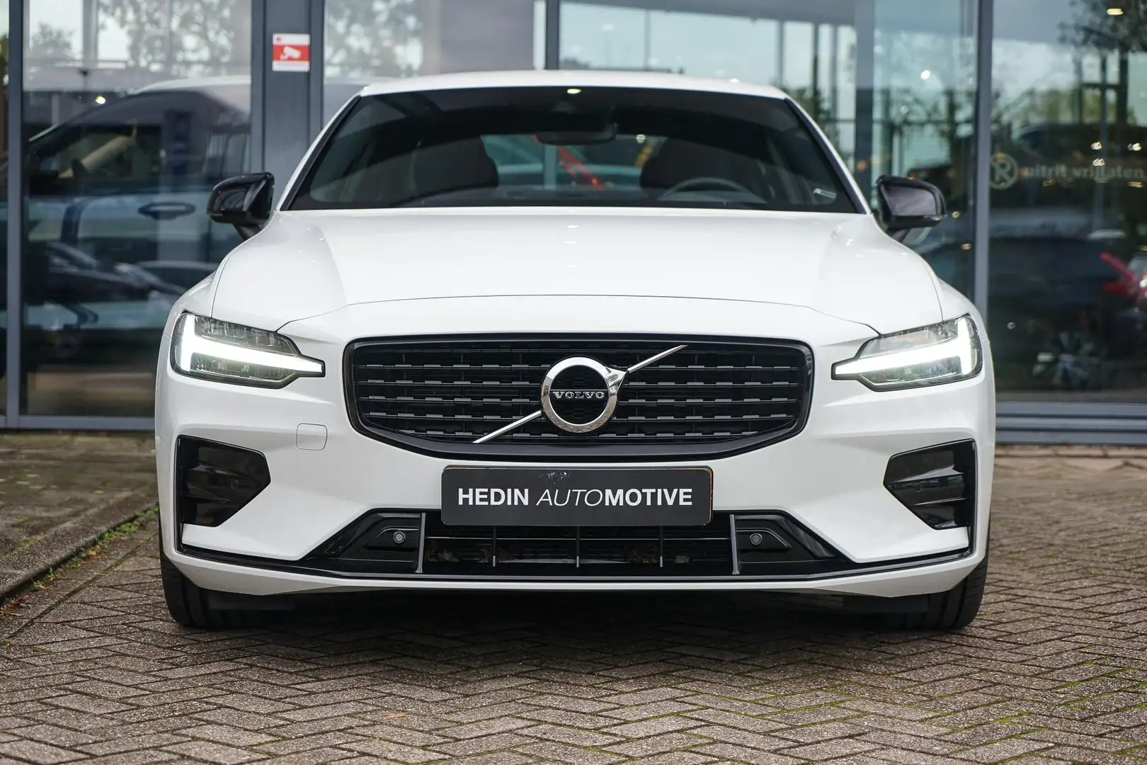 Volvo S60 2.0 B3 R-Design Park Assist | Harman Kardon | Navi White - 2