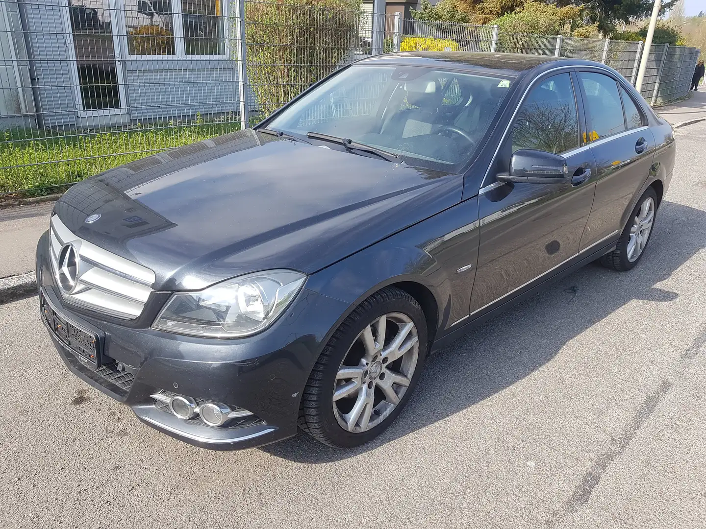 Mercedes-Benz C 250 CDI DPF (BlueEFFICIENCY) Schwarz - 1