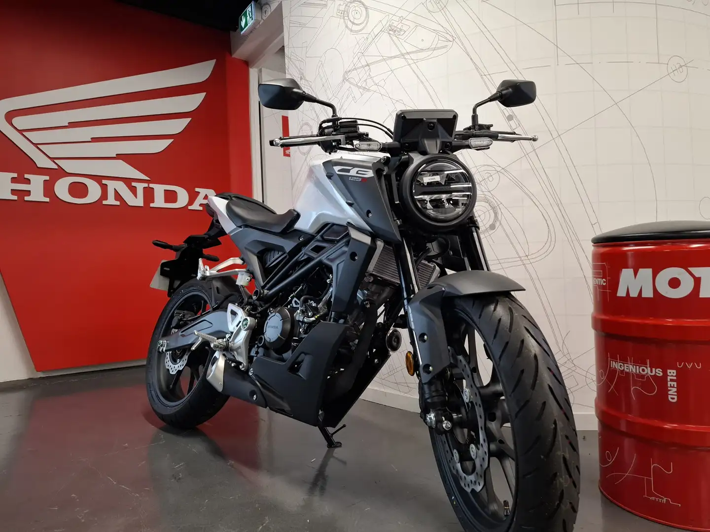 Honda CB 125 Blanc - 1
