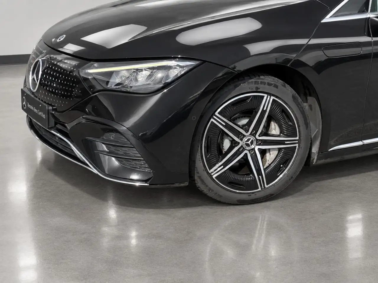 Mercedes-Benz EQE 350+ AMG Line Launch Edition, миниатюра 2