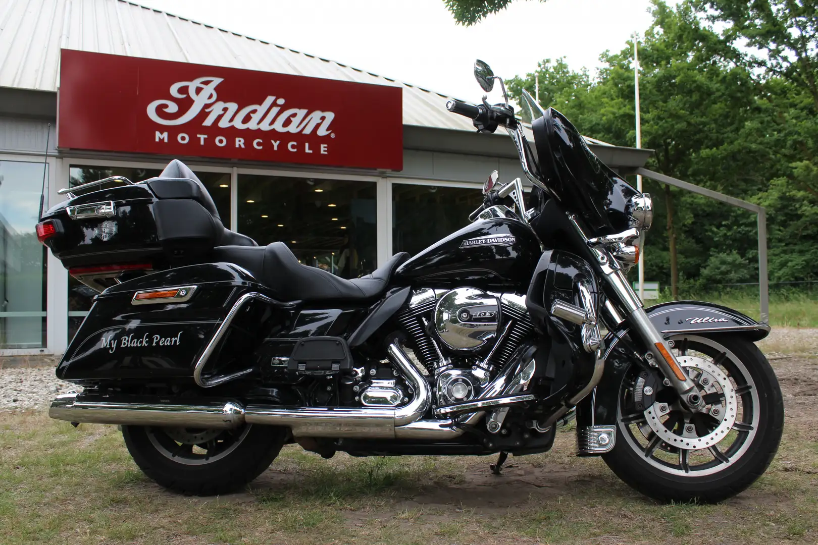Harley-Davidson Ultra Classic FLHTCUI Black - 1