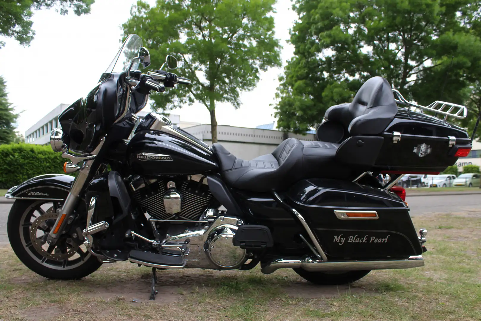 Harley-Davidson Ultra Classic FLHTCUI Black - 2