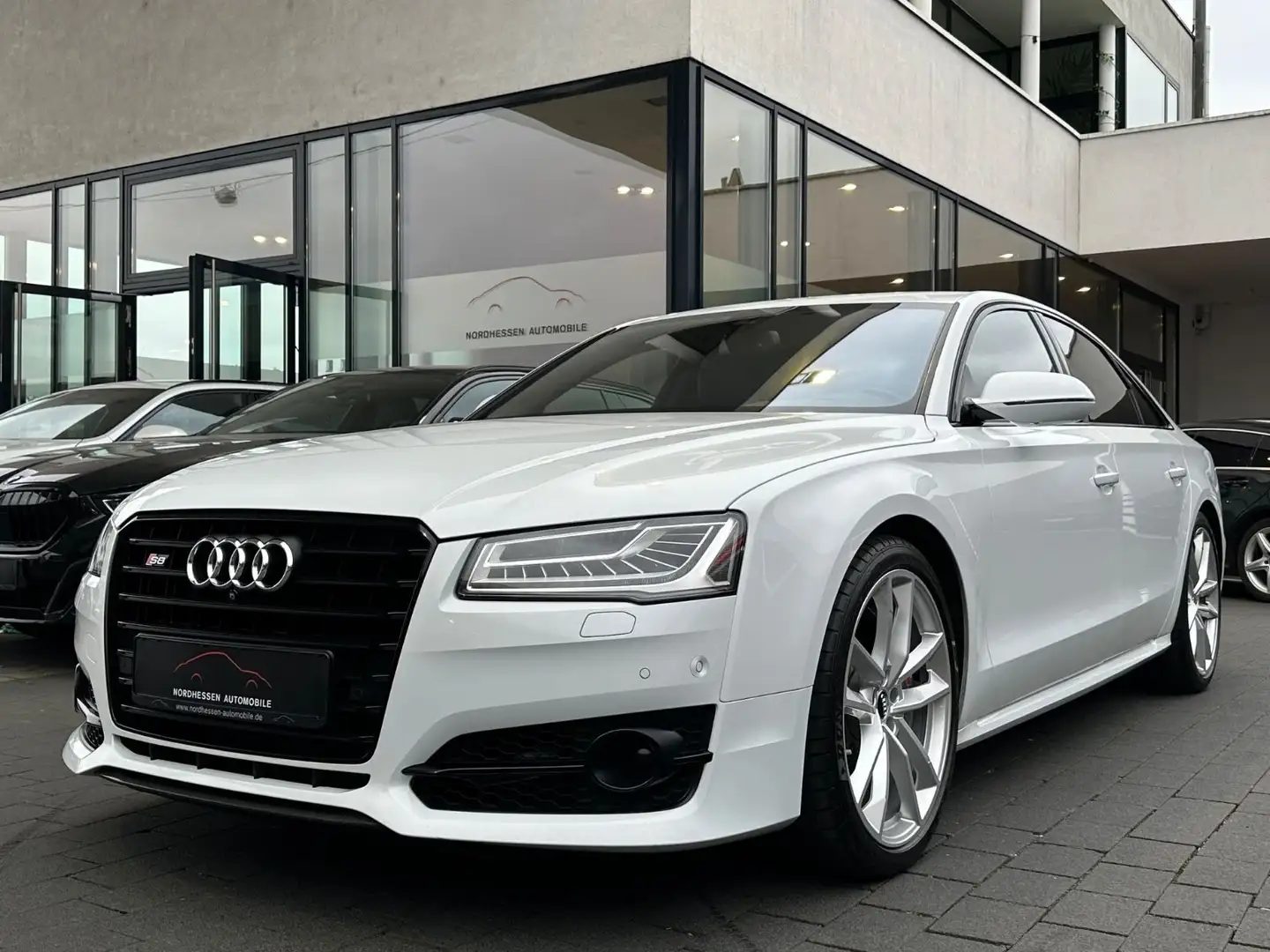 Audi S8 plus 4.0 V8 TFSI quattro | Standheizung | AHK Weiß - 1