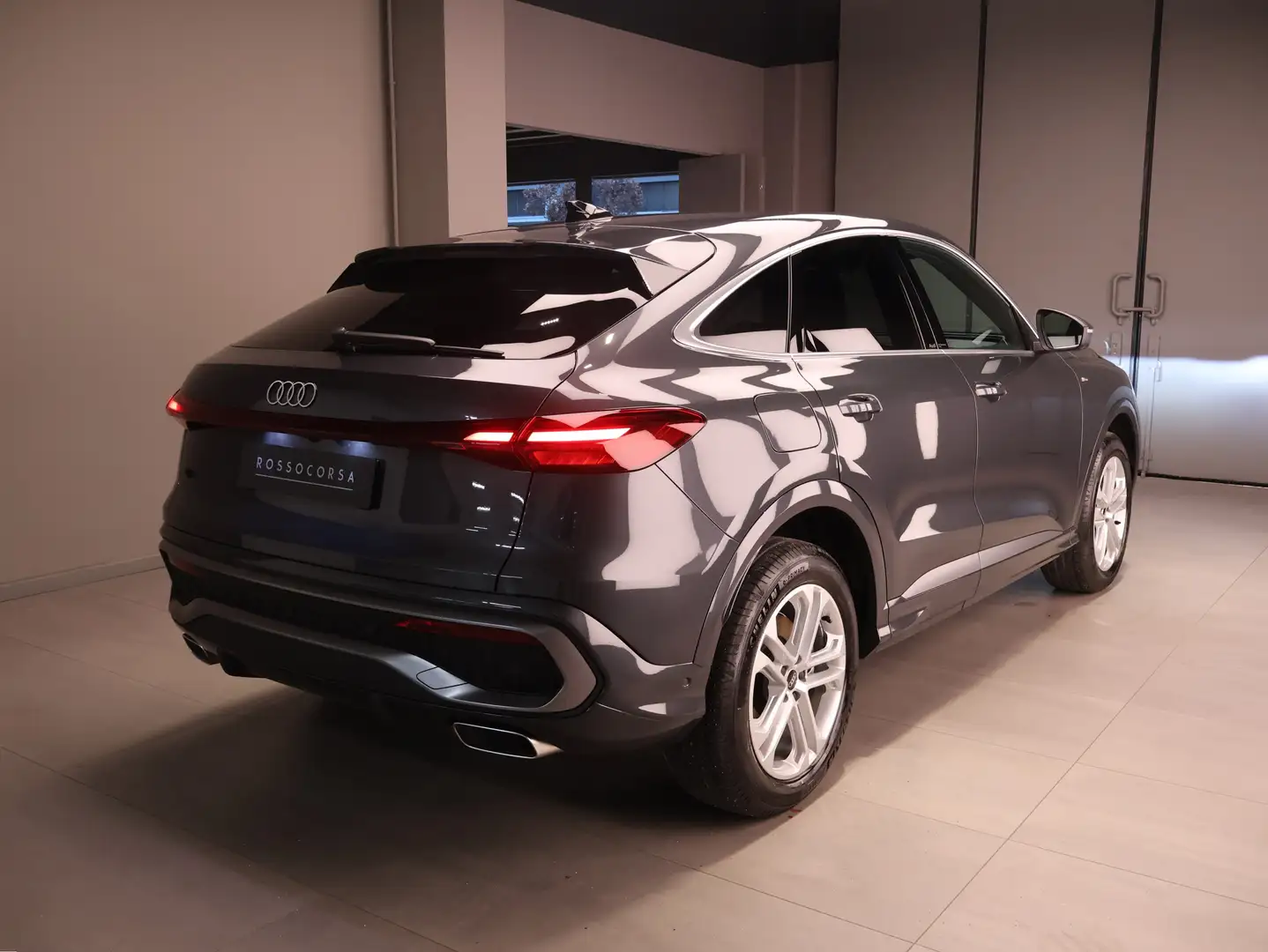 Audi Q5 Sportback 2.0 TFSI S line  IN SEDE new model Grau - 2