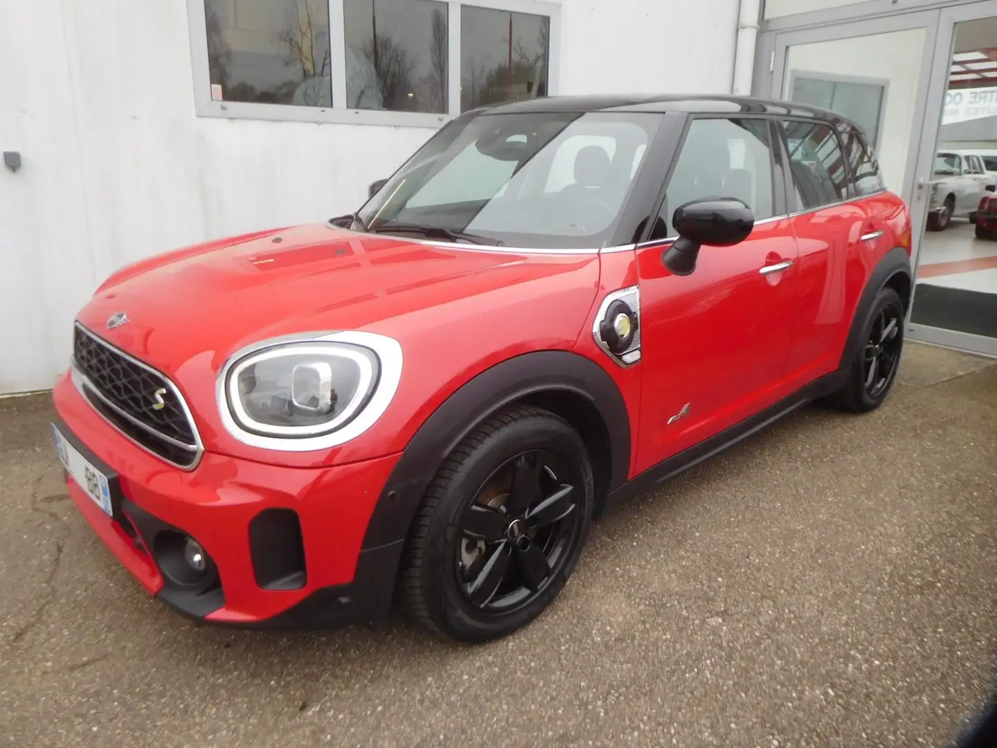MINI Cooper SE Countryman Premium Plus Edition Красный - 1