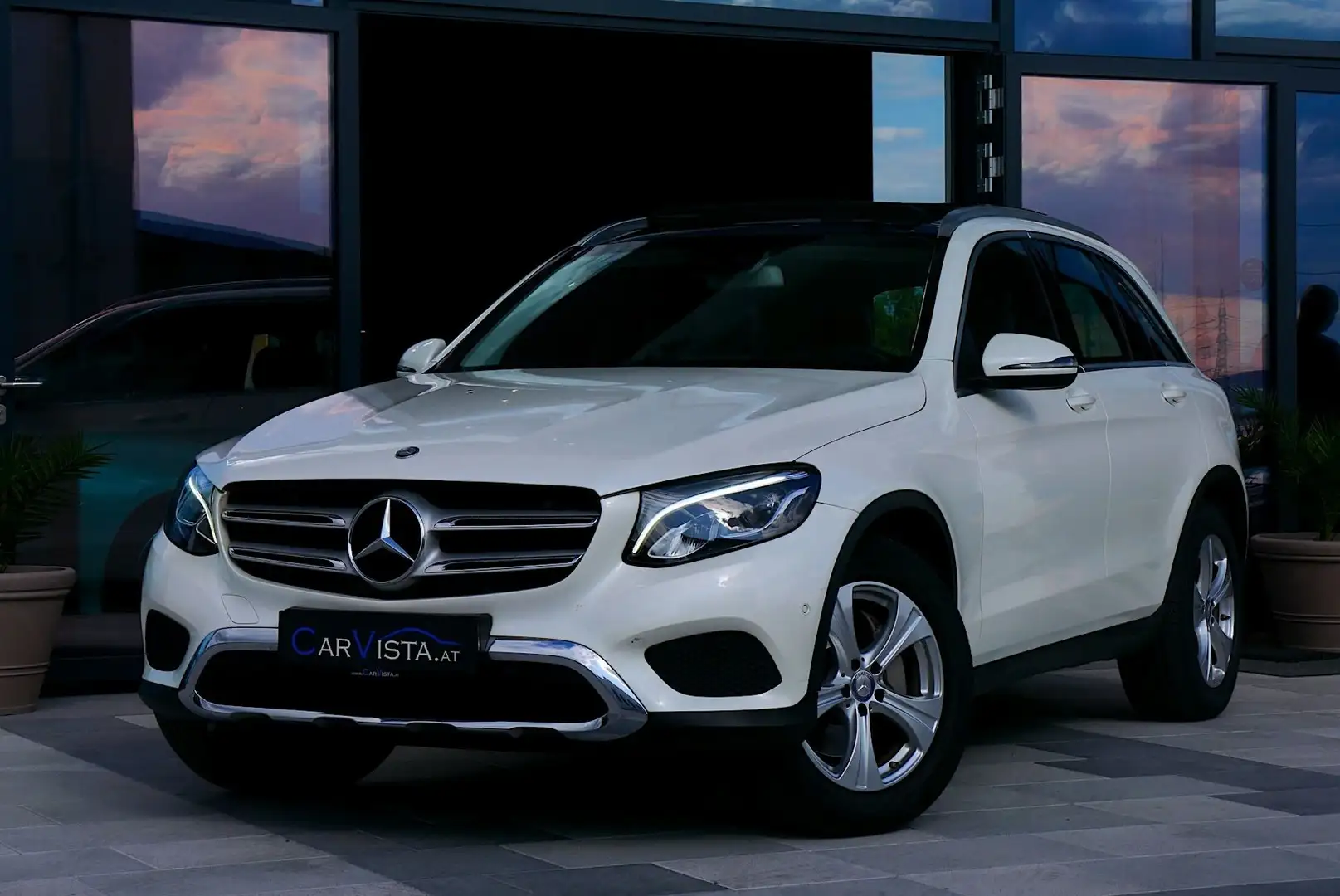 Mercedes-Benz GLC 220 d Exclusive 4Matic *Panorama, designo-Lack & Park Weiß - 2