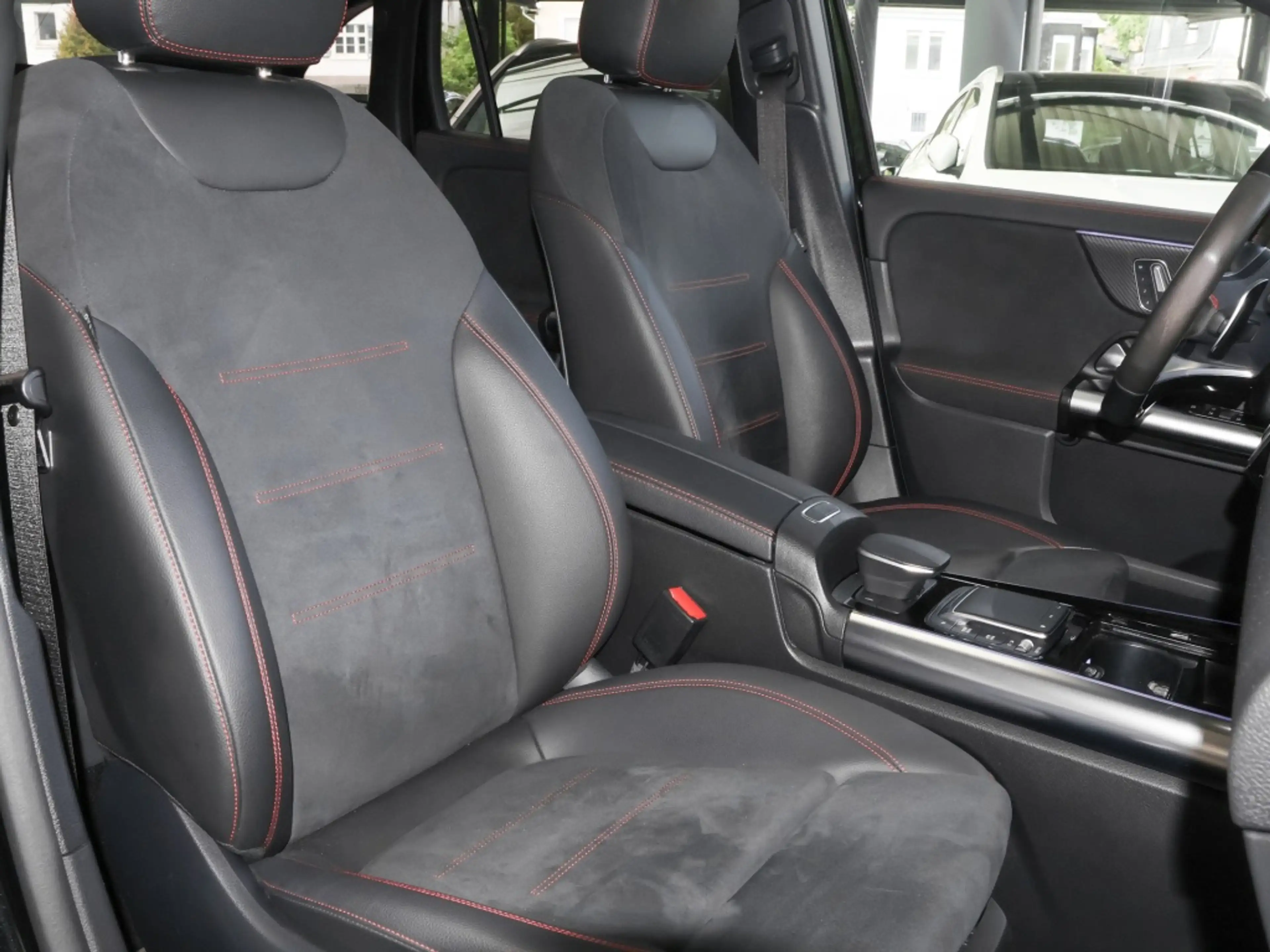 Mercedes-Benz A 35 AMG GL 4M AMG-Sport+Pano+Distr+MLB+Night+AHK — photo 7