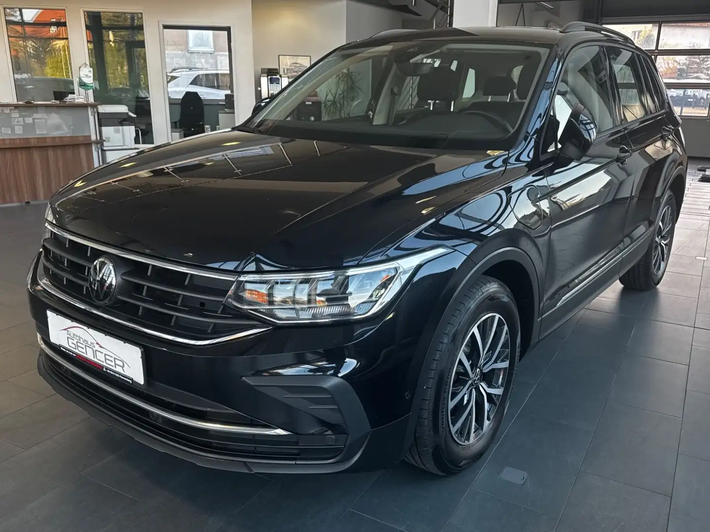 Volkswagen Tiguan Life 1.4 TSI "LED/VirtualC./ACC/Navi/TSR" Black - 1