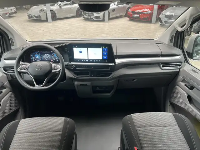 Volkswagen Transporter view 15