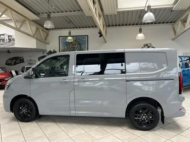 Volkswagen Transporter view 9