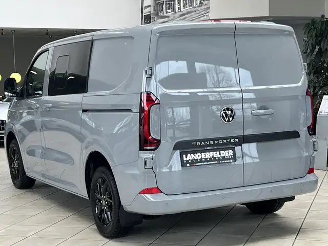 Volkswagen Transporter view 8
