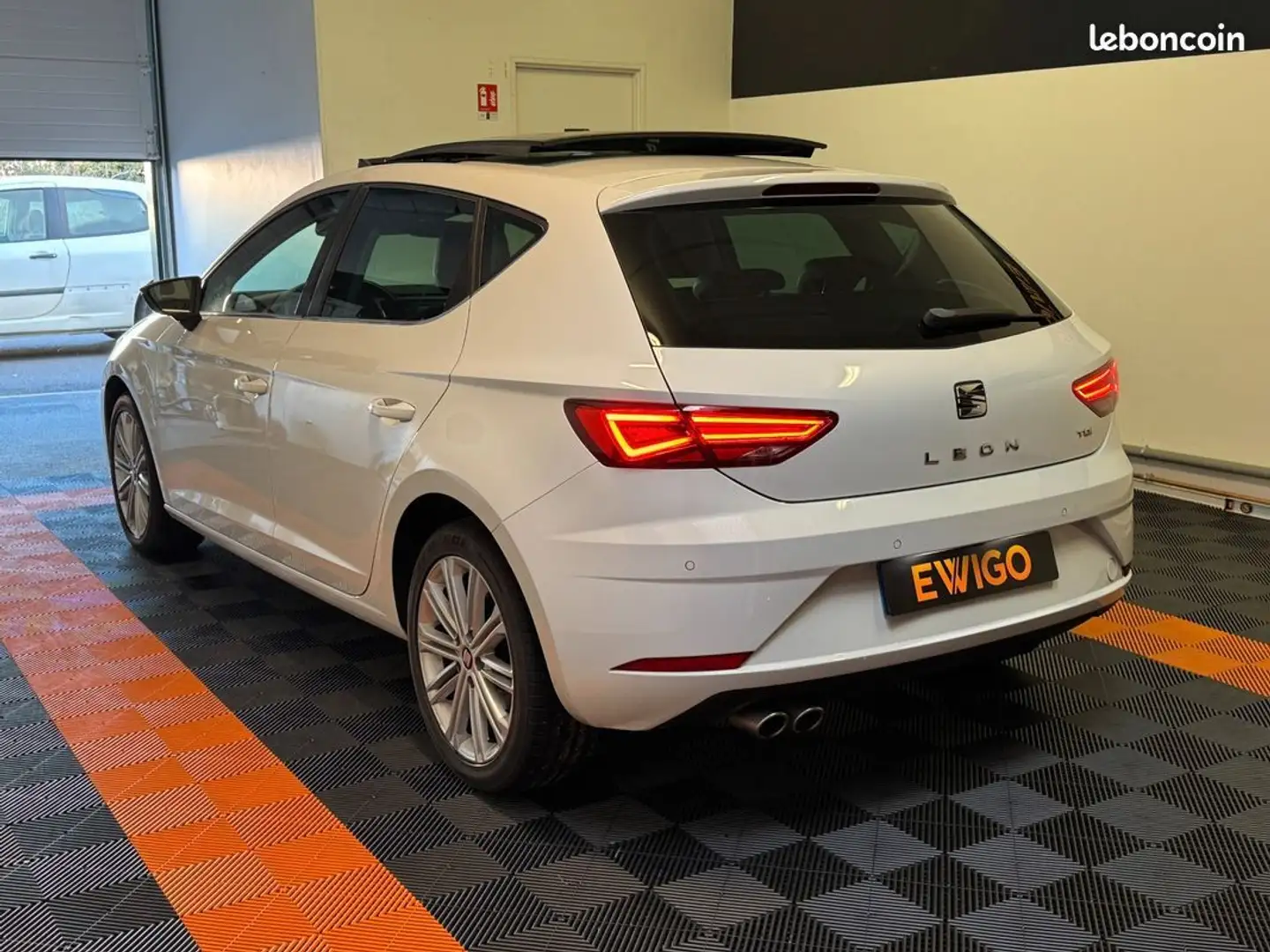 SEAT Leon 2.0 tdi 150ch xcellence dsg camera de recul-toit ouvrant panoramique Wit - 2