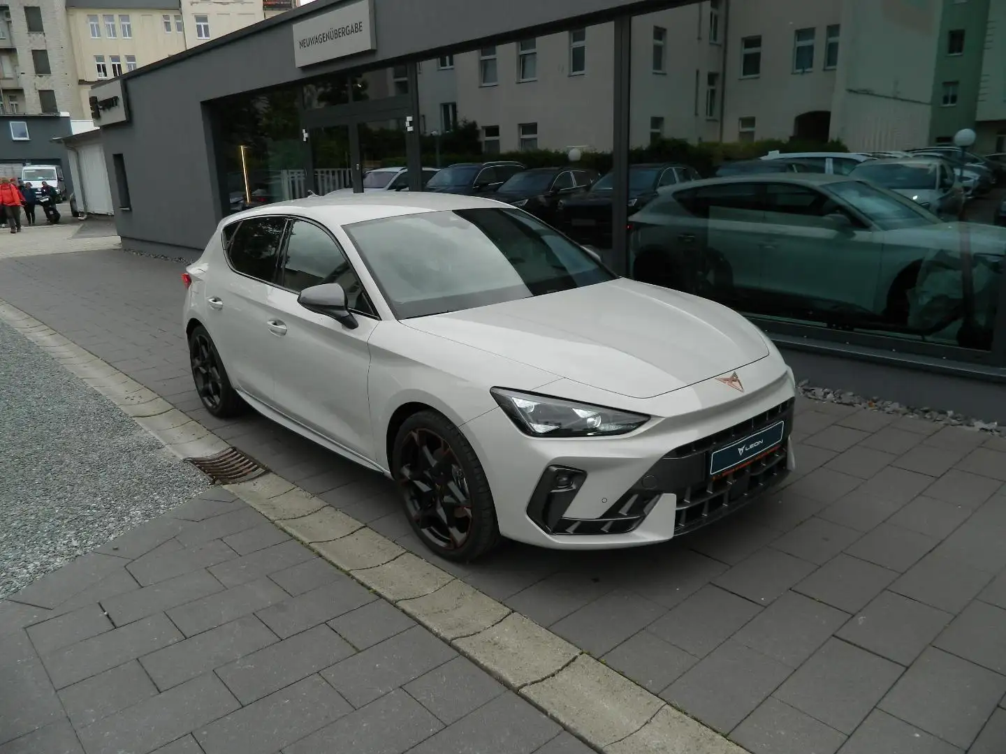 CUPRA Leon 1.5 eTSI DSG MatrixLED/SoundSystem/Navi/Sitzheiz/D Grau - 1