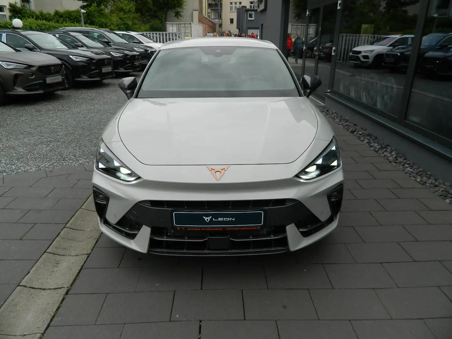 CUPRA Leon 1.5 eTSI DSG MatrixLED/SoundSystem/Navi/Sitzheiz/D Grau - 2