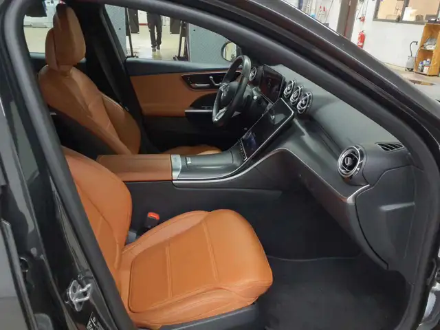 Mercedes-Benz C-Class view 8