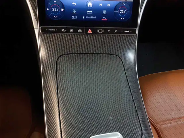 Mercedes-Benz C-Class view 10