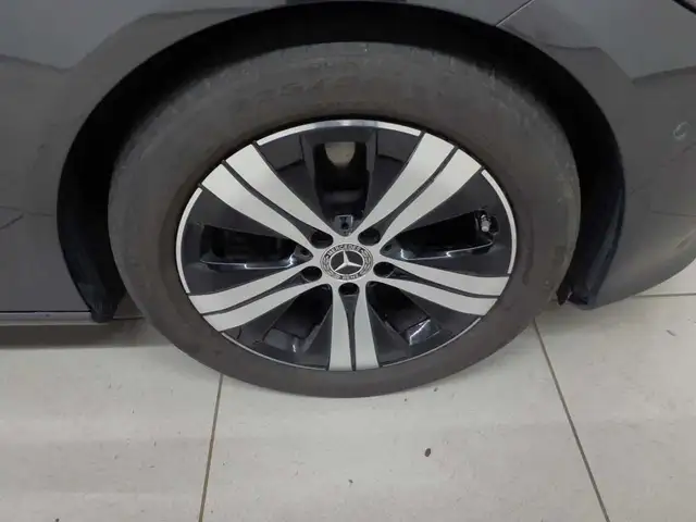 Mercedes-Benz C-Class view 17