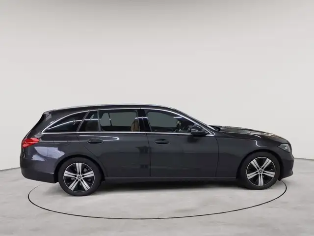 Mercedes-Benz C-Class view 3