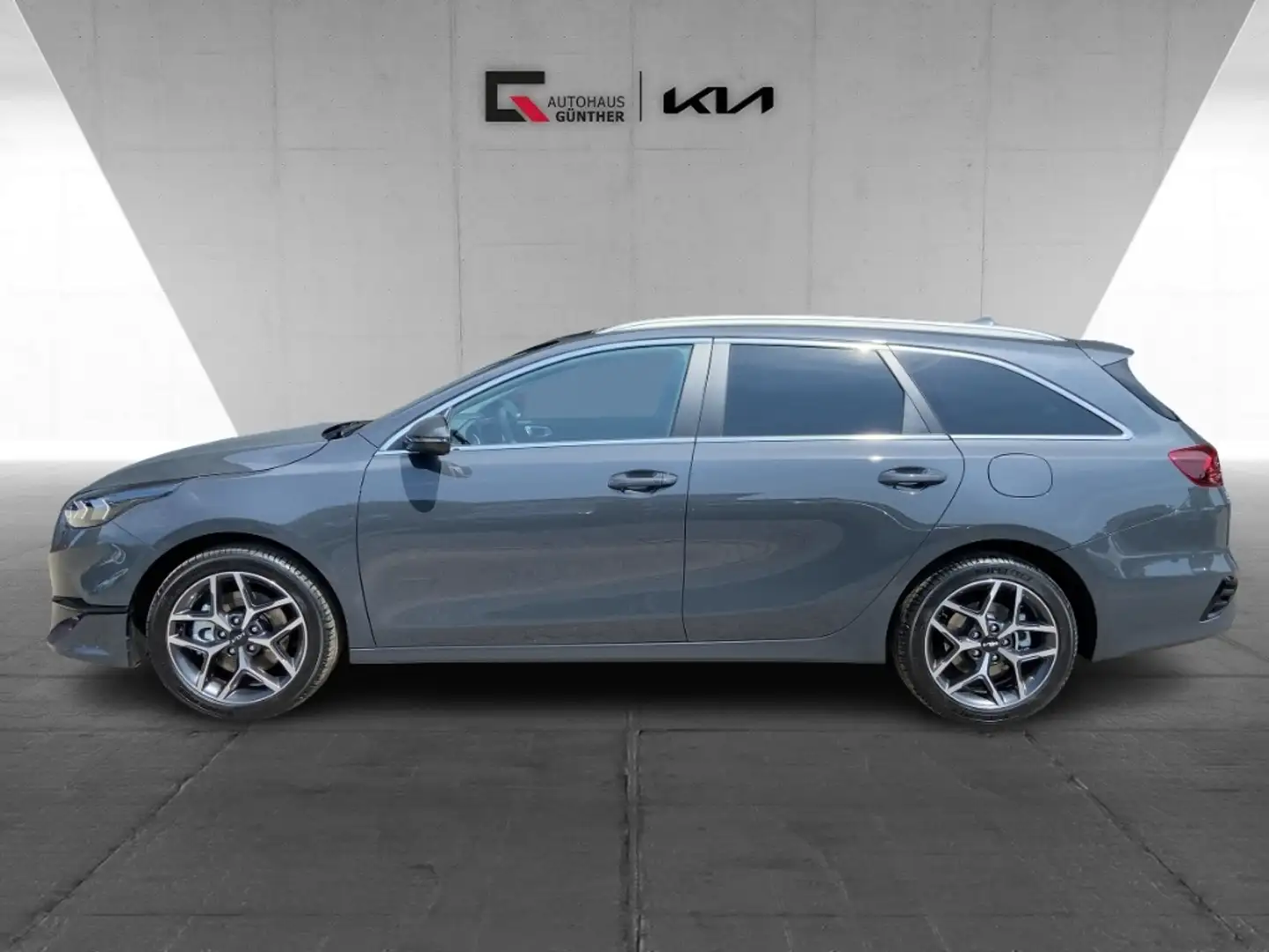 Kia Ceed SW / cee'd SW Sportswagon Ultimate Edition 1.5 T-GDI MHEV Style Schwarz - 2