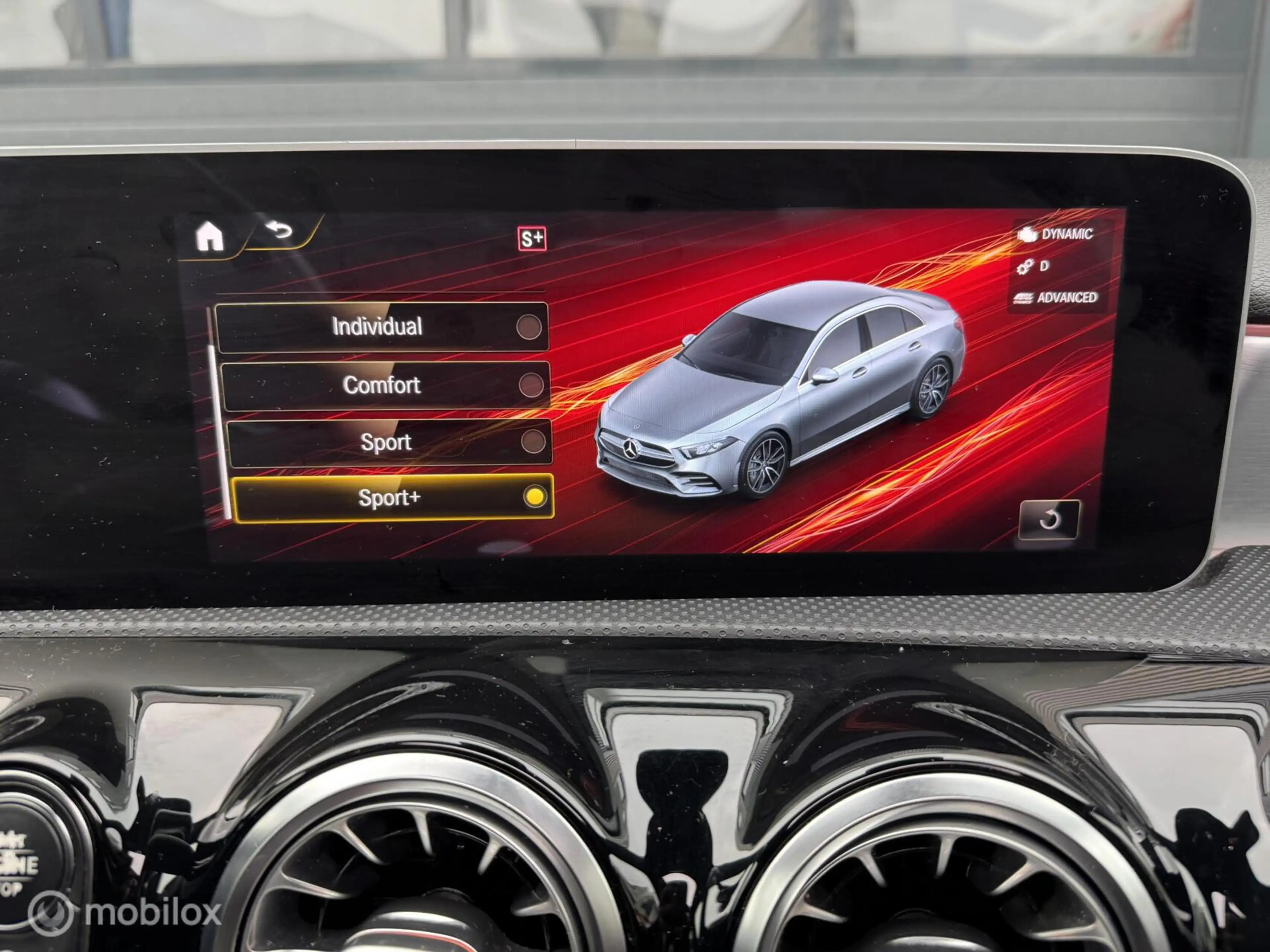 Mercedes-Benz A 35 AMG 4MATIC Premium Plus | Kuip | Pano — photo 31