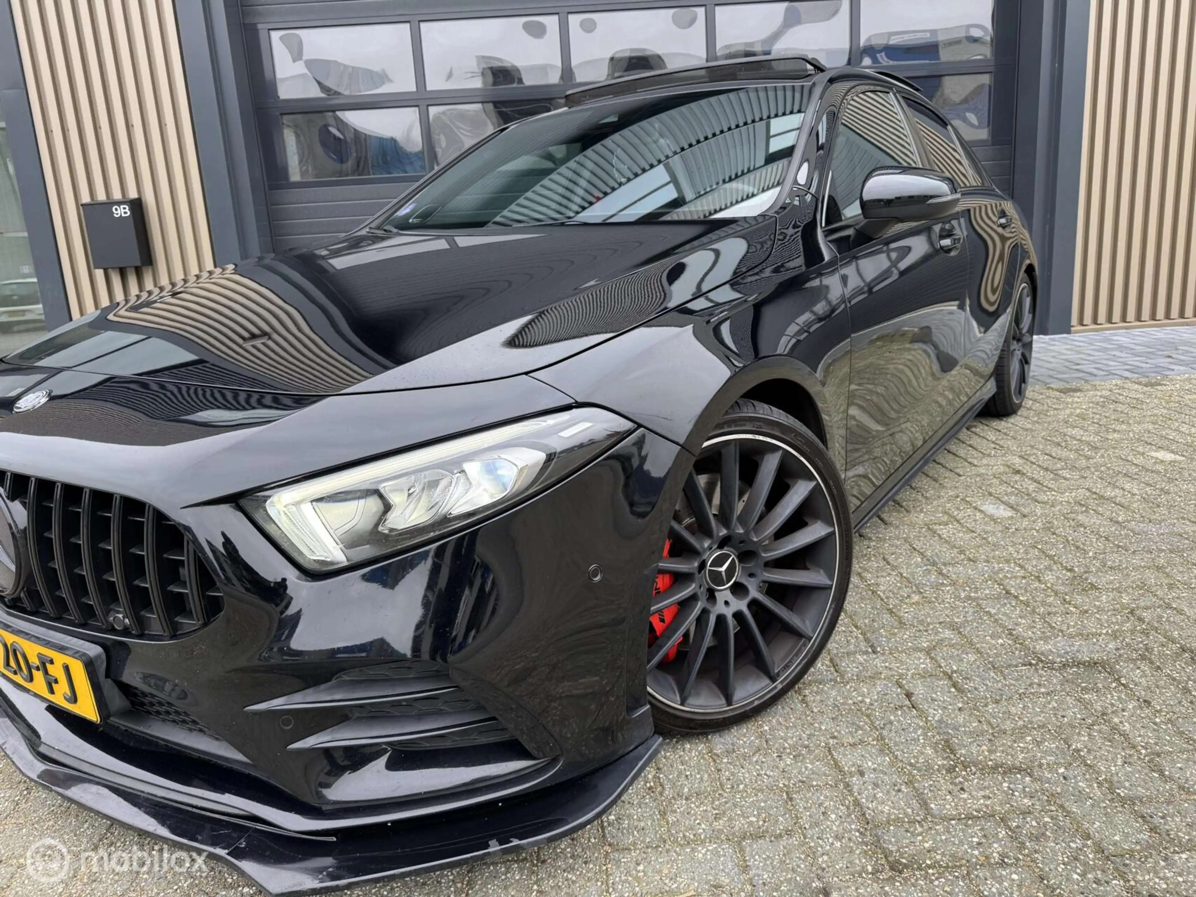 Mercedes-Benz A 35 AMG 4MATIC Premium Plus | Kuip | Pano — photo 4