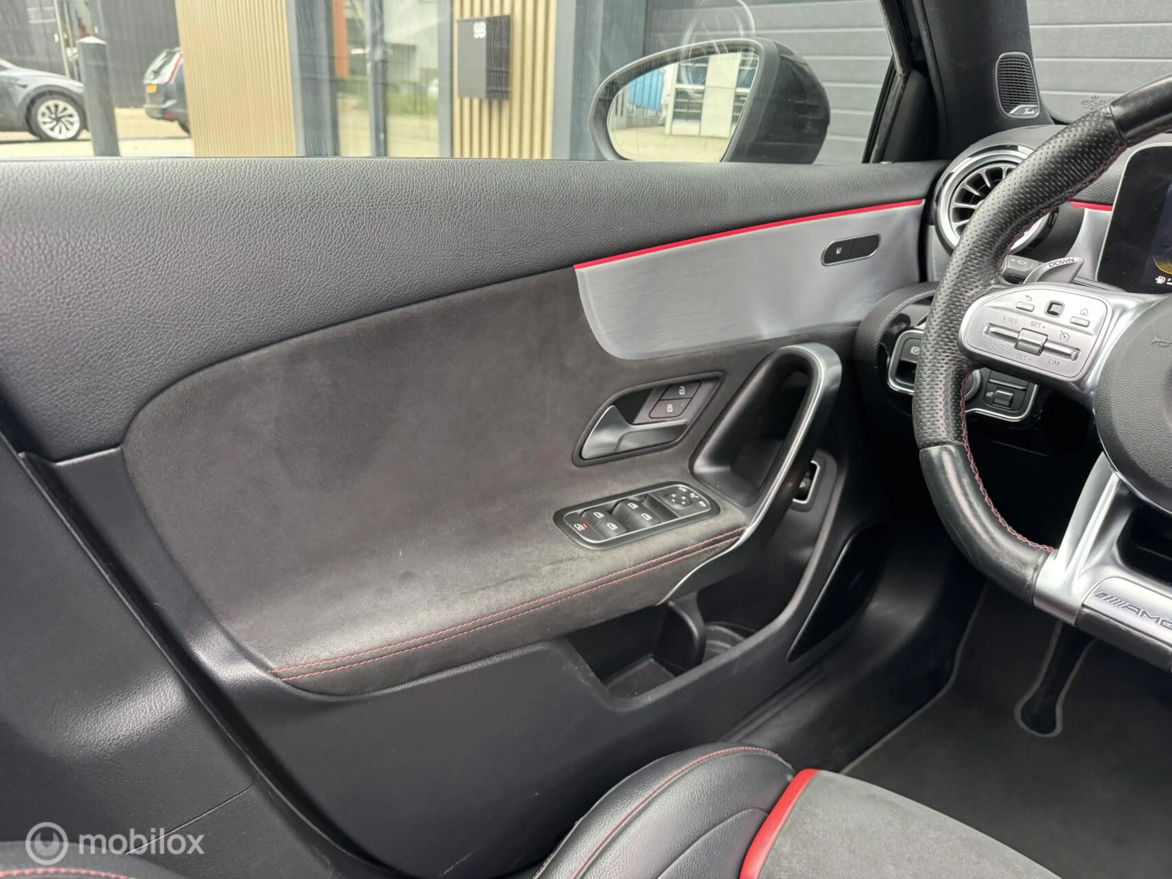 Mercedes-Benz A 35 AMG 4MATIC Premium Plus | Kuip | Pano — photo 25