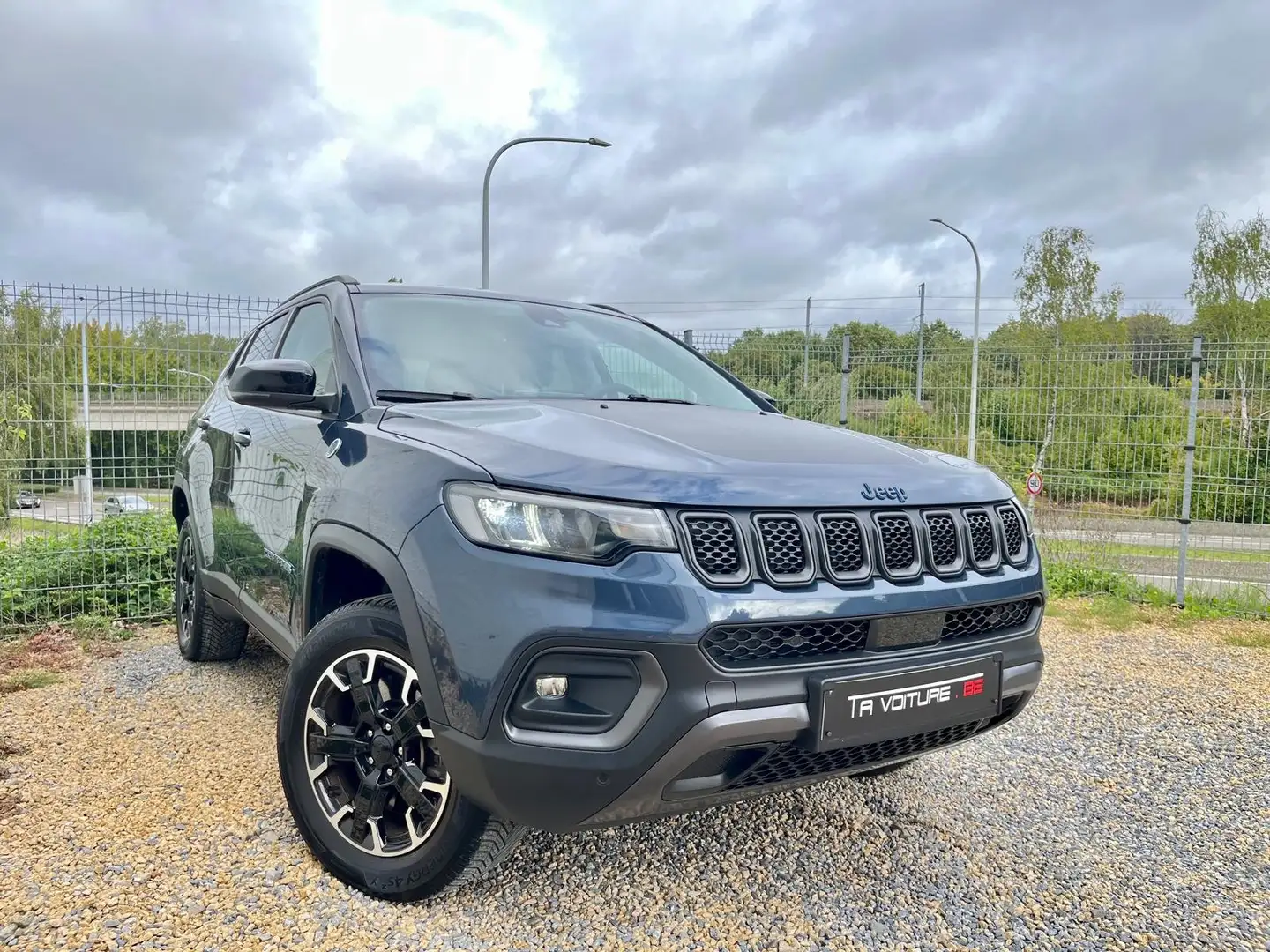Jeep Compass PHEV 1.3 Turbo 4Xe 240PK Trailhawk LED/CARPLAY/ACC Gris - 1